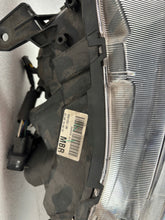 Laden Sie das Bild in den Galerie-Viewer, Frontscheinwerfer Mitsubishi Lancer VIII I 8301C3-38 Rechts Headlight SCH9031082373cw