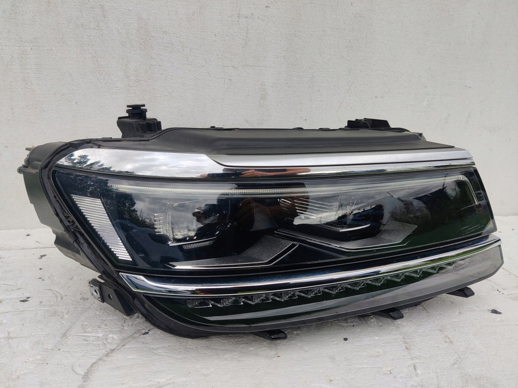 Frontscheinwerfer VW Tiguan 5NB941082A 030110123600 LED Rechts Headlight