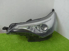 Load image into Gallery viewer, Frontscheinwerfer Toyota Avensis 99226-81017 Links Scheinwerfer Headlight SCH1757053311ur