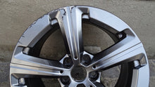 Laden Sie das Bild in den Galerie-Viewer, 1x Alufelge 17 Zoll 7.0&quot; 5x112 41ET 6898044 BMW U06 Rim Wheel
