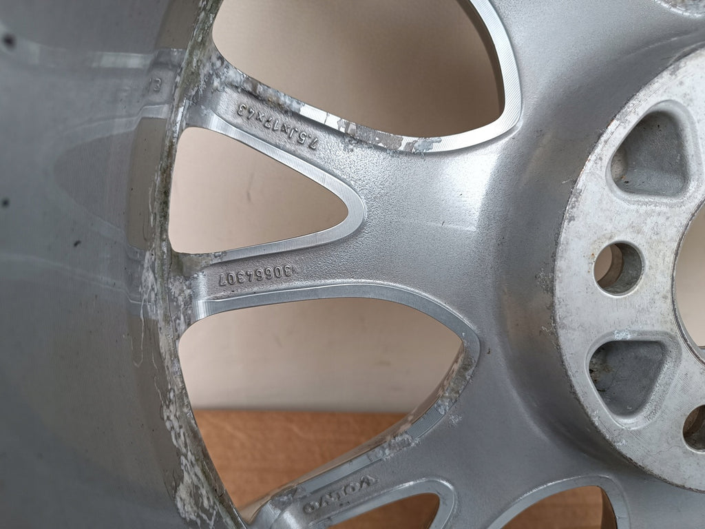 1x Alufelge 17 Zoll 7.5" 5x108 43ET 30664307 Volvo Rim Wheel