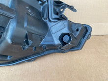 Laden Sie das Bild in den Galerie-Viewer, Frontscheinwerfer Toyota Aygo X 3329318 Links Scheinwerfer Headlight SCH8586436837bm