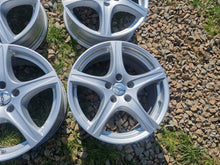 Laden Sie das Bild in den Galerie-Viewer, 4x Alufelge 17 Zoll 7.0" 5x112 44ET Glanz Silber 56R7805 Mercedes-Benz W206 FEL2657050162wl
