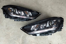 Laden Sie das Bild in den Galerie-Viewer, Frontscheinwerfer VW Golf Sportsvan 517941032B 517941031B Ein Satz Headlight SCH9758609430tf