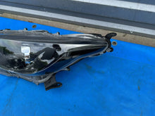 Load image into Gallery viewer, Frontscheinwerfer Toyota 4 Yaris Ein Stück (Rechts oder Links) Headlight