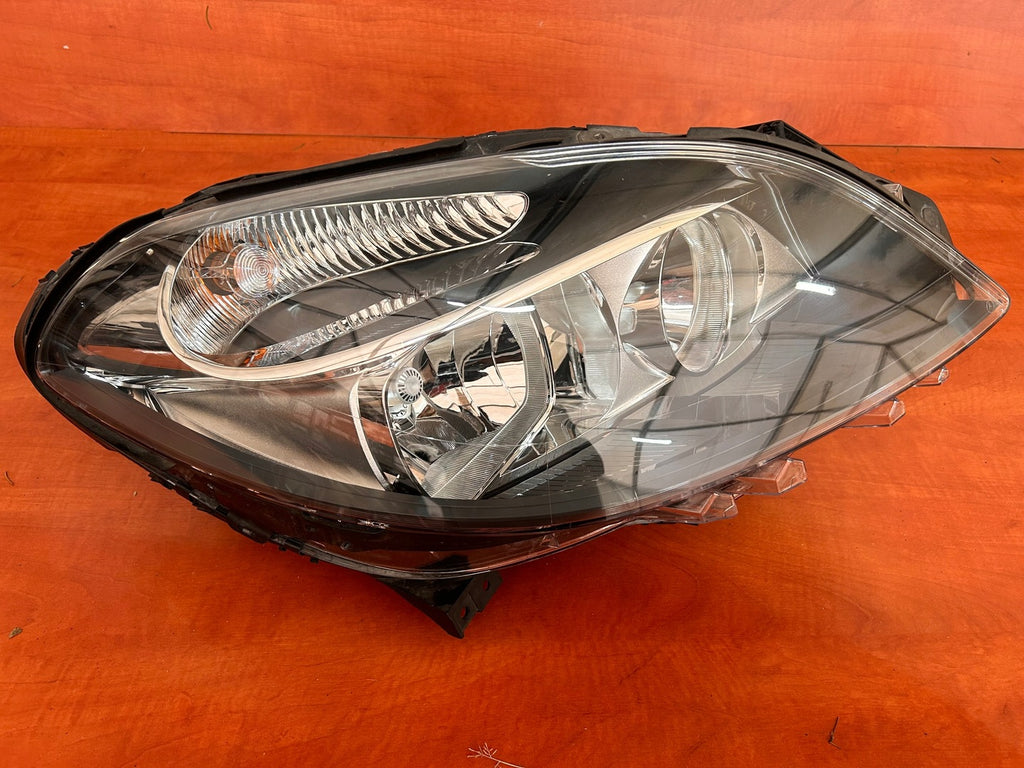 Frontscheinwerfer Mercedes-Benz W246 A2468200261 LED Rechts Headlight