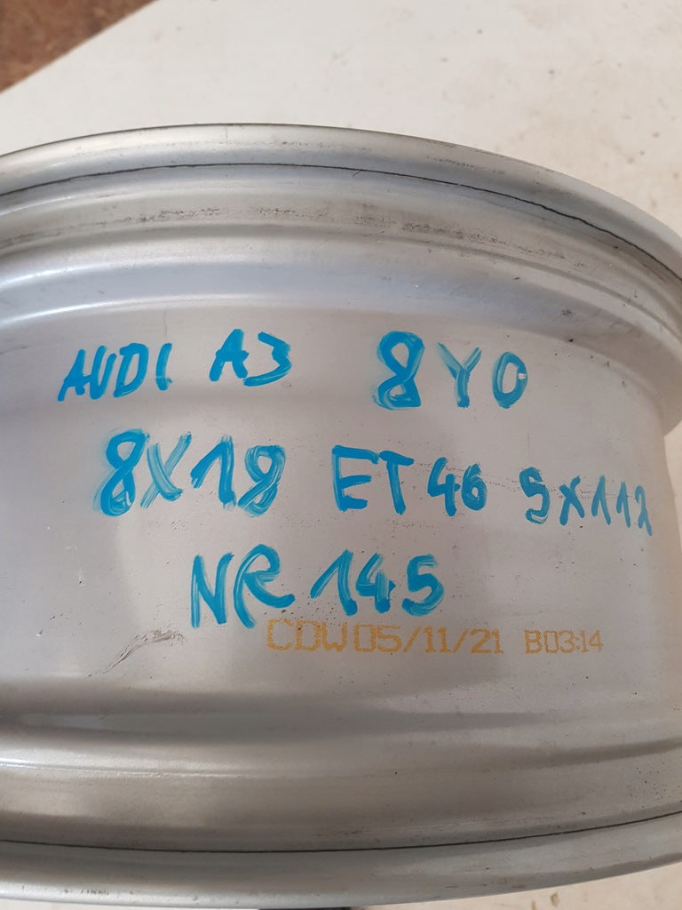 1x Alufelge 18 Zoll 8.5" 5x112 46ET Silber 8Y0601025J Audi A3 Rim Wheel FEL1817027273vi