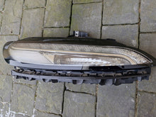 Laden Sie das Bild in den Galerie-Viewer, Frontscheinwerfer Jeep Cherokee 76980-7589690 Rechts Scheinwerfer Headlight SCH1794250920gu