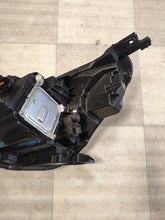 Laden Sie das Bild in den Galerie-Viewer, Frontscheinwerfer Renault Captur II 260104525R LED Rechts Scheinwerfer Headlight SCH6907361228xm