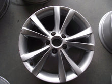 Load image into Gallery viewer, 1x Alufelge 17 Zoll 7.5" 5x112 47ET Glanz Silber 3C9071497 VW Passat Rim Wheel FEL4508689845ln