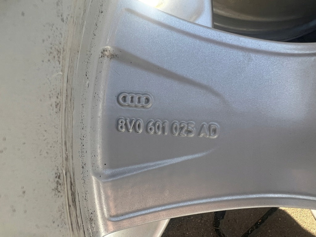 4x Alufelge 17 Zoll 6.5" 5x112 Glanz Silber 8V0601025AD Audi A3 Q3 Rim Wheel FEL2659463407kp