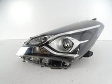 Laden Sie das Bild in den Galerie-Viewer, Frontscheinwerfer Toyota Yaris PJT4412 Links Scheinwerfer Headlight