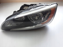 Laden Sie das Bild in den Galerie-Viewer, Frontscheinwerfer Volvo S60 31358101 Links Scheinwerfer Headlight SCH2565639227da