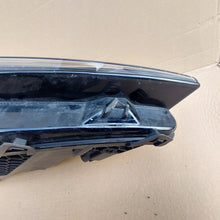 Laden Sie das Bild in den Galerie-Viewer, Frontscheinwerfer Skoda Superb III 3V1941016D LED Rechts Scheinwerfer Headlight