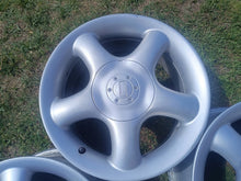 Laden Sie das Bild in den Galerie-Viewer, 4x Alufelge 15 Zoll 7.0" 5x112 38ET Glanz Silber Audi 5 I Octavia 4 Passat Golf FEL3777833211ep