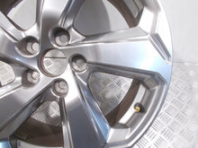 Laden Sie das Bild in den Galerie-Viewer, 1x Alufelge 18 Zoll 7.0&quot; 5x114.3 35ET Toyota V Rim Wheel