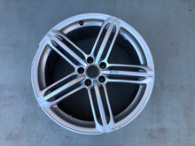 Laden Sie das Bild in den Galerie-Viewer, 1x Alufelge 20 Zoll 9.0&quot; 5x112 31ET Glanz Silber 4H0601025BF Audi A8 Rim Wheel