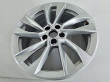 Load image into Gallery viewer, 1x Alufelge 17 Zoll 6.5" 5x100 40ET Glanz Silber 657601025AK Skoda Scala Kamiq I FEL6471751590bh