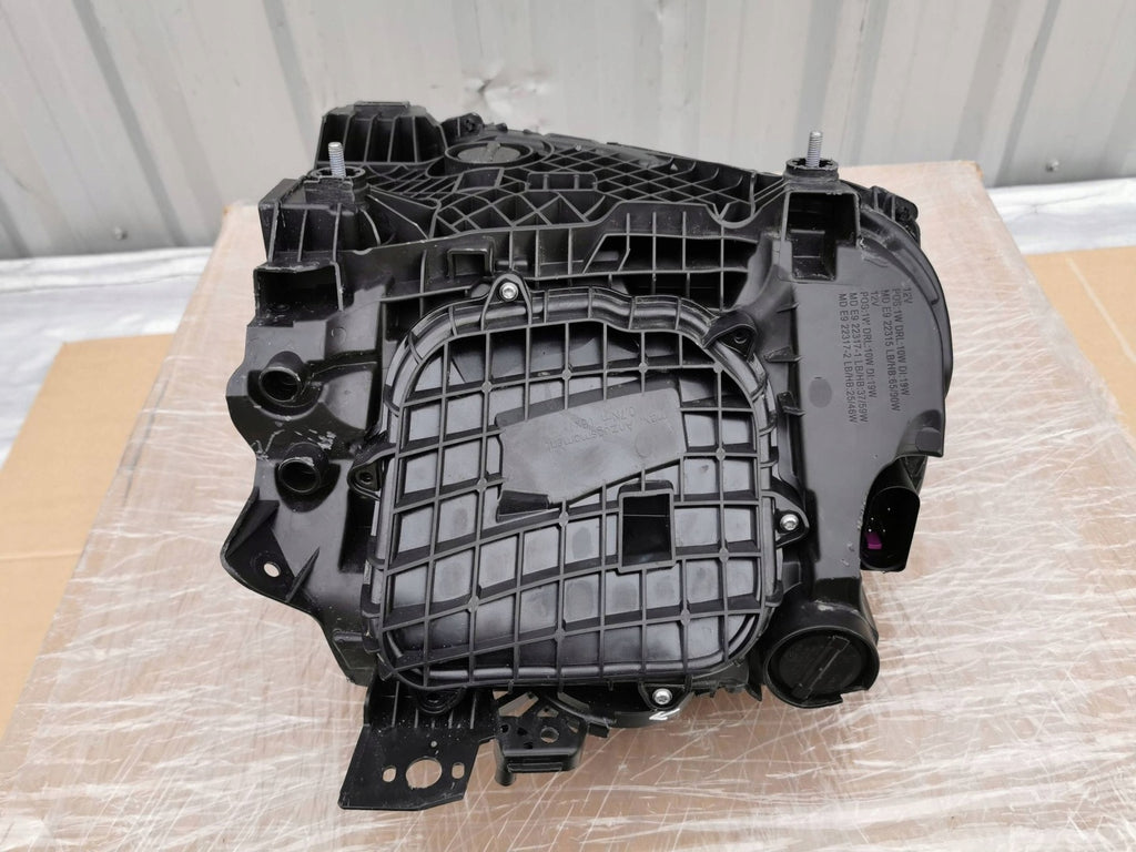 Frontscheinwerfer Porsche Taycan 9J1941031E-BAX Links Scheinwerfer Headlight SCH9818610956ie