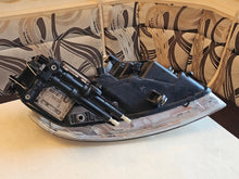 Laden Sie das Bild in den Galerie-Viewer, Frontscheinwerfer VW Phaeton 3d1 89007923 Xenon Links Scheinwerfer Headlight SCH4089094172hf