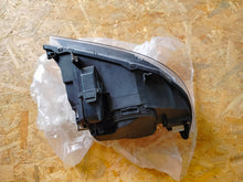 Laden Sie das Bild in den Galerie-Viewer, Frontscheinwerfer BMW E91 E90 6942737 6948180 Xenon Links Scheinwerfer Headlight