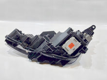 Load image into Gallery viewer, Frontscheinwerfer Hyundai Elantra 92102-F2700 92102-F2 Full LED Rechts Headlight