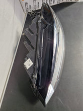 Laden Sie das Bild in den Galerie-Viewer, Frontscheinwerfer VW Touran 5TB941005C Links Scheinwerfer Headlight SCH4428275134ey