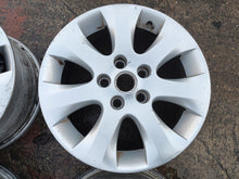 Laden Sie das Bild in den Galerie-Viewer, 1x Alufelge 16 Zoll 6.5" 5x115 41ET Glanz Silber 13856376019 Opel Astra J FEL2477508493fi