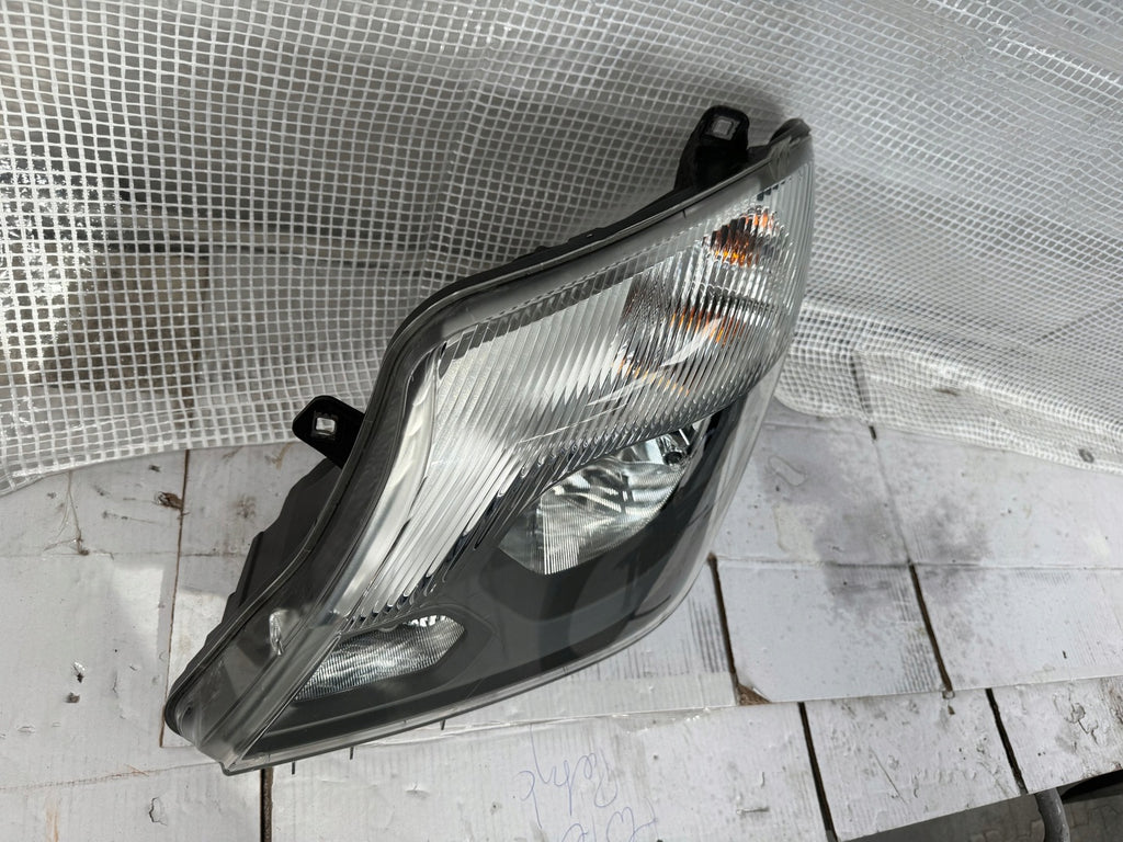 Frontscheinwerfer Mercedes-Benz Sprinter A9068205600 Links Headlight SCH3397175179qa