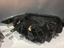 Laden Sie das Bild in den Galerie-Viewer, Frontscheinwerfer BMW 1 E87 Ein Satz Scheinwerfer Headlight SCH5383918564vg