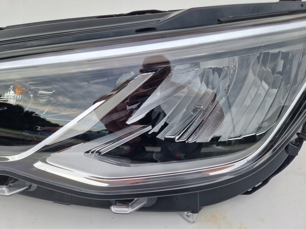 Frontscheinwerfer VW Golf VIII I 5H1941005 LED Ein Stück (Rechts oder Links) SCH8730083015eq