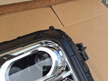 Laden Sie das Bild in den Galerie-Viewer, Frontscheinwerfer Mitsubishi Cross Full LED Ein Stück (Rechts oder Links)
