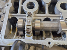 Load image into Gallery viewer, Motor Kia Carens III G4KA 2.0 144PS 106kW 2007 Benzin Engine Unkomplett