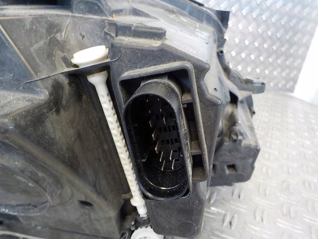 Frontscheinwerfer Mercedes-Benz W213 A2139067506 Ein Stück (Rechts oder Links) SCH9470110985yz