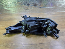 Laden Sie das Bild in den Galerie-Viewer, Frontscheinwerfer Toyota 4 Yaris Rechts Scheinwerfer Headlight