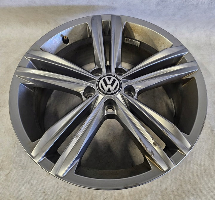 1x Alufelge 18 Zoll 7.0" 5x112 43ET Glanz Silber 5NA601025M VW Tiguan Rim Wheel FEL7261626882mh