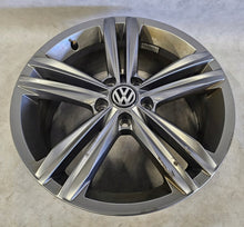 Load image into Gallery viewer, 1x Alufelge 18 Zoll 7.0" 5x112 43ET Glanz Silber 5NA601025M VW Tiguan Rim Wheel FEL7261626882mh