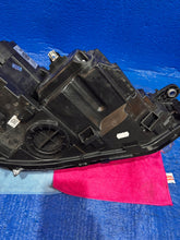 Laden Sie das Bild in den Galerie-Viewer, Frontscheinwerfer VW Golf VIII I 5H1941035J Links Scheinwerfer Headlight SCH5506198060vl