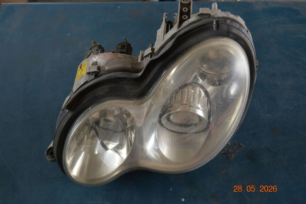Frontscheinwerfer Mercedes-Benz W203 A2038203761 Xenon Links Headlight SCH2667063392qf