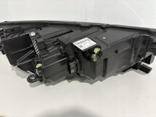 Laden Sie das Bild in den Galerie-Viewer, Frontscheinwerfer Skoda Octavia IV 5E4941035 LED Ein Stück (Rechts oder Links) SCH1456764375vv