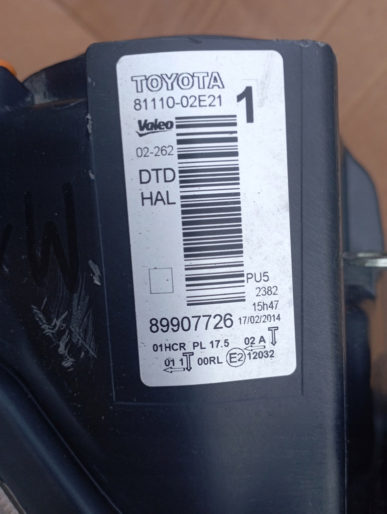 Frontscheinwerfer Toyota Auris 81110-02E21 89907726 Rechts Headlight
