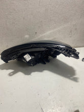 Laden Sie das Bild in den Galerie-Viewer, Frontscheinwerfer Renault Clio V 260102407R LED Rechts Scheinwerfer Headlight SCH4232177690xp