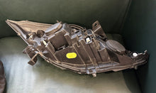 Laden Sie das Bild in den Galerie-Viewer, Frontscheinwerfer Renault Laguna I Coupe 260600015R Links Scheinwerfer Headlight SCH2313865272ux
