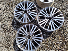 Load image into Gallery viewer, 1x Alufelge 16 Zoll 6.5&quot; 5x112 50ET Glanz Silber 5KD601025J Vw Rim Wheel