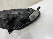 Laden Sie das Bild in den Galerie-Viewer, Frontscheinwerfer Tesla Model 3 1077375-50-B Full LED Links Headlight