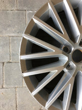 Load image into Gallery viewer, 1x Alufelge 17 Zoll 7.0&quot; 5x112 1K8601025L VW Scirocco Rim Wheel