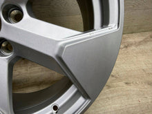Laden Sie das Bild in den Galerie-Viewer, 1x Alufelge 18 Zoll 80000277 Volvo Rim Wheel FEL9157721371th