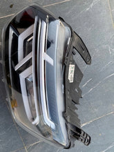 Laden Sie das Bild in den Galerie-Viewer, Frontscheinwerfer Dacia Duster 260602465R Links Scheinwerfer Headlight SCH9499769843ro