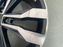 Laden Sie das Bild in den Galerie-Viewer, 1x Alufelge 19 Zoll 8.0" 5x112 47ET Glanz Graphit 2GA601025F Mg T-Roc Rim Wheel FEL8588165071cq