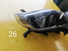 Laden Sie das Bild in den Galerie-Viewer, Frontscheinwerfer Toyota Land Cruiser Rechts Scheinwerfer Headlight